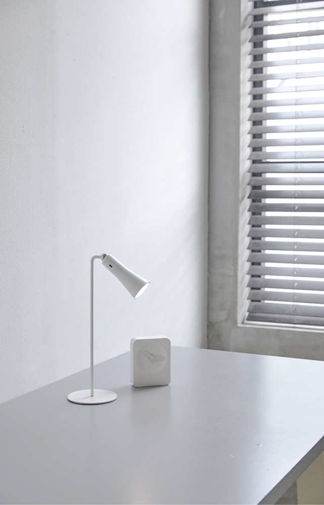 (預購) PRISM LED多功能無線磁吸桌燈